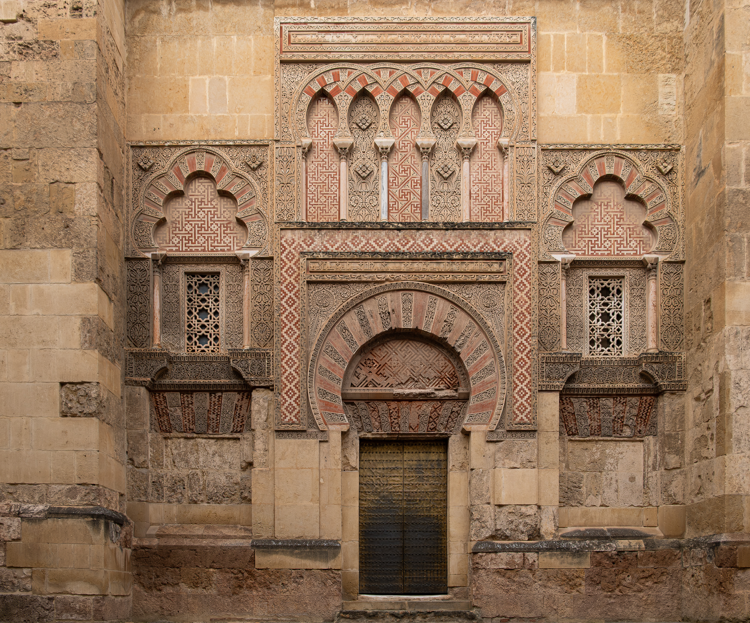 Prächtig verziertes Außenportal der Mezquita